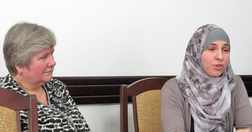 Inna Blenaova and her mother Svetlana Blenaova (left). Photo: http://kbrria.ru/politika/nuzhno-cenit-zhizn-vdova-likvidirovannogo-lidera-bandpodpolya-11092 Inna Blenaova and her mother Svetlana Blenaova (left). Photo: http://kbrria.ru/politika/nuzhno-cenit-zhizn-vdova-likvidirovannogo-lidera-bandpodpolya-11092