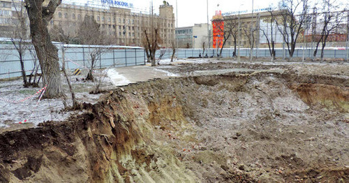 A foundation pit figged for the construction of the future cathedral of Alexander Nevsky in Volgograd. February 2016. Photo by Vyacheslav Yaschenko for the "Caucasian Knot" A foundation pit figged for the construction of the future cathedral of Alexander Nevsky in Volgograd. February 2016. Photo by Vyacheslav Yaschenko for the "Caucasian Knot"