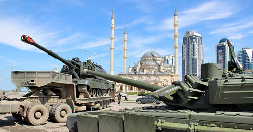 Military equipment near the mosque "The Heart of Chechnya". Grozny. Photo by Magomed Magomedov for the "Caucasian Knot" Military equipment near the mosque "The Heart of Chechnya". Grozny. Photo by Magomed Magomedov for the "Caucasian Knot"
