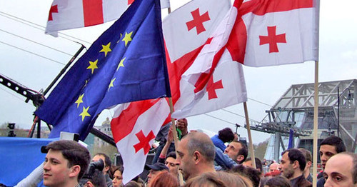 Flags of Georgia and European Union. Photo by Edita Badasyan for the "Caucasian Knot"