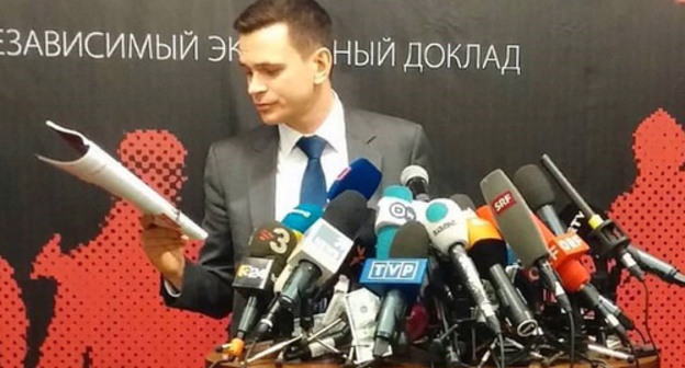 Ilya Yashin at the presentation of his report on Ramzan Kadyrov. February 23, 2016. Photo: Facebook.com/yashin.ilya Ilya Yashin at the presentation of his report on Ramzan Kadyrov. February 23, 2016. Photo: Facebook.com/yashin.ilya