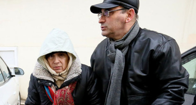 The rights defender Leyla Yunus and her husband Arif Yunus after release. Baku, December 2015. Photo by Aziz Karimov for the "Caucasian Knot" The rights defender Leyla Yunus and her husband Arif Yunus after release. Baku, December 2015. Photo by Aziz Karimov for the "Caucasian Knot"