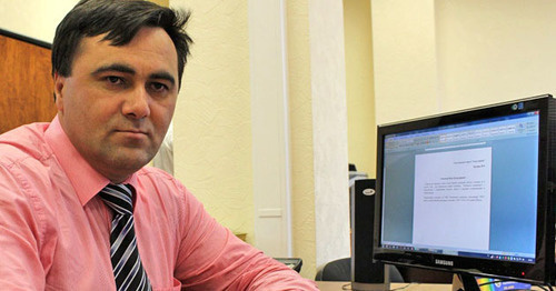 Ruslan Gereev, the coordinator of the regional executive committee of the All-Russia People's Front (ONF) in Dagestan. Photo: Federal Lezghi National and Cultural Autonomy http://flnka.ru/aktualnoe/3986-kadry-reshayut-vse.html" class="main_article_image Ruslan Gereev, the coordinator of the regional executive committee of the All-Russia People's Front (ONF) in Dagestan. Photo: Federal Lezghi National and Cultural Autonomy http://flnka.ru/aktualnoe/3986-kadry-reshayut-vse.html" class="main_article_image
