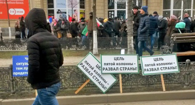 Propagandistic posters at the rally in support of Ramzan Kadyrov. Grozny, January 22, 2016. Photo by Nikolay Petrov for the "Caucasian Knot" Propagandistic posters at the rally in support of Ramzan Kadyrov. Grozny, January 22, 2016. Photo by Nikolay Petrov for the "Caucasian Knot"