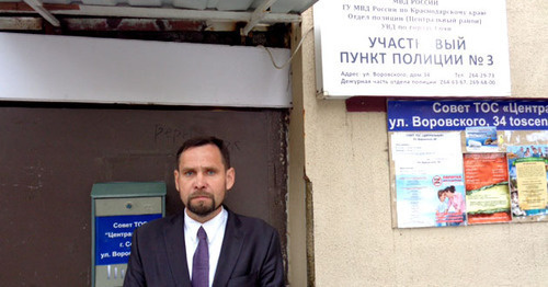 Igor Gorbuntsov at police station No.3 in Sochi, March 2016. Photo by Svetlana Kravchenko for the ‘Caucasian Knot’. Igor Gorbuntsov at police station No.3 in Sochi, March 2016. Photo by Svetlana Kravchenko for the ‘Caucasian Knot’.