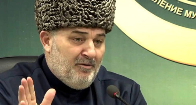 Mufti Isa Khamkhoev. Sreenshot from the video posted by user Ingushetia.org https://www.youtube.com/watch?v=GXGPT29-bcI