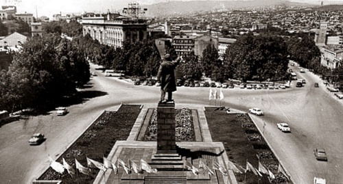 The Lenin Memorial in the centre of Tbilisi, 1956. Photo: Sovlab.ge The Lenin Memorial in the centre of Tbilisi, 1956. Photo: Sovlab.ge