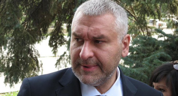 Advocate Mark Feighin near the Donetsk City Court. Photo by Konstantin Volgin for the "Caucasian Knot" Advocate Mark Feighin near the Donetsk City Court. Photo by Konstantin Volgin for the "Caucasian Knot"