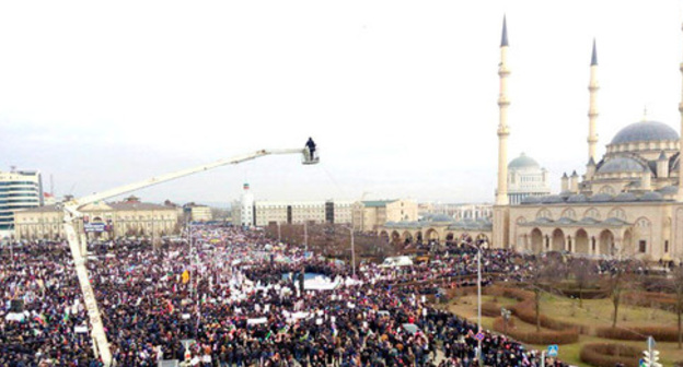 A rally in Grozny. January 2016. Photo http://www.grozny-inform.ru/news/society/68032/ A rally in Grozny. January 2016. Photo http://www.grozny-inform.ru/news/society/68032/