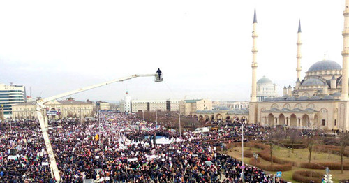 A rally in Grozny. January 2016. Photo http://www.grozny-inform.ru/news/society/68032/ A rally in Grozny. January 2016. Photo http://www.grozny-inform.ru/news/society/68032/