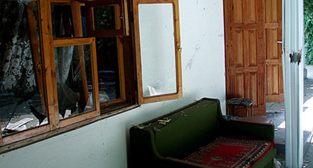 The house of R.А.Doskhoeva after the explosion of June 25, 2010. Photo by the "Caucasian Knot" 