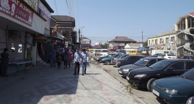 The Central marketplace of Kizlyar. Photo: http://mo-kizlyar.ru/informatsiya/novosti/693-tsentr-goroda-kizlyara-ochistili-ot-nezakonnoj-torgovli.html?highlight=WyJcdTA0NDBcdTA0NGJcdTA0M2RcdTA0M2VcdTA0M2EiXQ== The Central marketplace of Kizlyar. Photo: http://mo-kizlyar.ru/informatsiya/novosti/693-tsentr-goroda-kizlyara-ochistili-ot-nezakonnoj-torgovli.html?highlight=WyJcdTA0NDBcdTA0NGJcdTA0M2RcdTA0M2VcdTA0M2EiXQ==