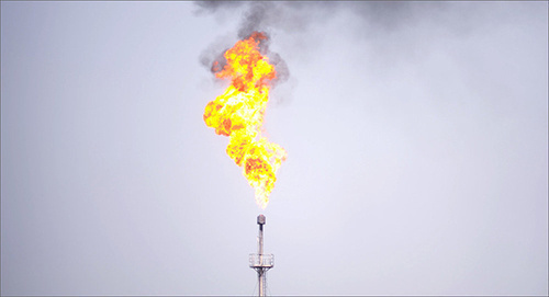Gas flare Photo: © Sputnik/ Ilya Pitalev, http://sputnik-georgia.ru/economy/20160304/230459312.html Gas flare Photo: © Sputnik/ Ilya Pitalev, http://sputnik-georgia.ru/economy/20160304/230459312.html