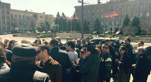 People in the square in Stepanakert, where the recording of men for military operations is held. April 2, 2016. Photo: Kavkaz-uzel.ru/blogs/275/posts/24305 People in the square in Stepanakert, where the recording of men for military operations is held. April 2, 2016. Photo: Kavkaz-uzel.ru/blogs/275/posts/24305