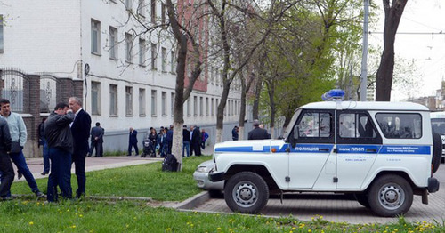 A police car near the North-Caucasian District Military Court. Photo by Oleg Pchyolov for the "Caucasian Knot" A police car near the North-Caucasian District Military Court. Photo by Oleg Pchyolov for the "Caucasian Knot"