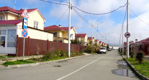 Cottages built near the Olympic Park in the Imereti Lowland. Photo by Svetlana Kravchenko for the "Caucasian Knot" Cottages built near the Olympic Park in the Imereti Lowland. Photo by Svetlana Kravchenko for the "Caucasian Knot"