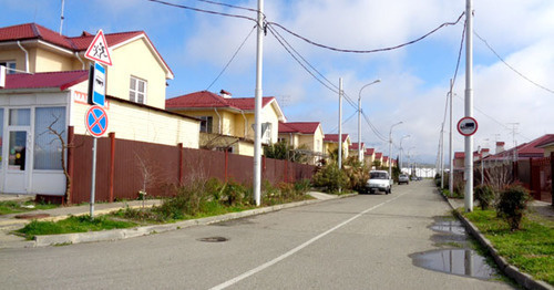 Cottages built near the Olympic Park in the Imereti Lowland. Photo by Svetlana Kravchenko for the "Caucasian Knot" Cottages built near the Olympic Park in the Imereti Lowland. Photo by Svetlana Kravchenko for the "Caucasian Knot"