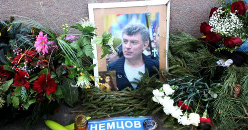 The site of the murder of Boris Nemtsov on the Bolshoy Moskvoretsky Bridge in Moscow. February 2016. Photo: Mumin Shakirov (RFE/RL) The site of the murder of Boris Nemtsov on the Bolshoy Moskvoretsky Bridge in Moscow. February 2016. Photo: Mumin Shakirov (RFE/RL)
