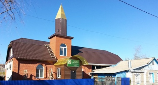Mosque in Pallasovka. Photo: ‘Muslims of Pallasovka’ group in social network VKontakte; https://vk.com/club79340313?z=photo-79340313_341092325%2Falbum-79340313_0%2Frev Mosque in Pallasovka. Photo: ‘Muslims of Pallasovka’ group in social network VKontakte; https://vk.com/club79340313?z=photo-79340313_341092325%2Falbum-79340313_0%2Frev