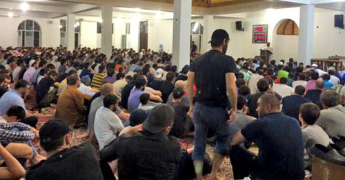 Parishioners in the mosque. Photo: http://rus.azattyq.mobi/ Parishioners in the mosque. Photo: http://rus.azattyq.mobi/