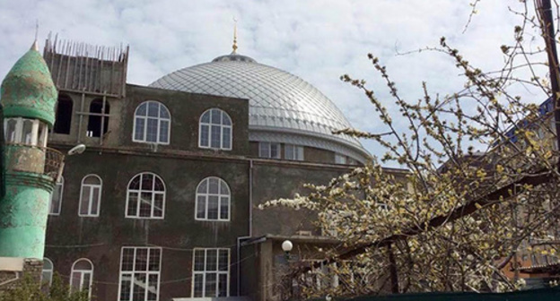 Mosque in Hungarian Fighters Street, Makhachkala. Photo by Patimat Makhmudova for the ‘Caucasian Knot’. Mosque in Hungarian Fighters Street, Makhachkala. Photo by Patimat Makhmudova for the ‘Caucasian Knot’.