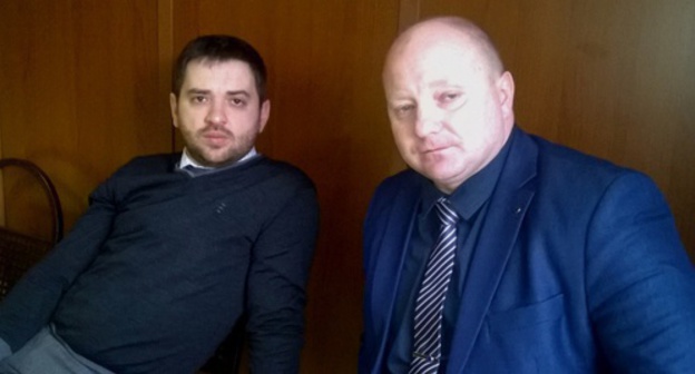 Anar Mamedov, an advocate of Inyal and Nurmagomed Balakadashev (to the left), and advocate Illarion Vasiliev. Moscow, April 15, 2016. Photo by Vyacheslav Feraposhkin for the "Caucasian Knot"