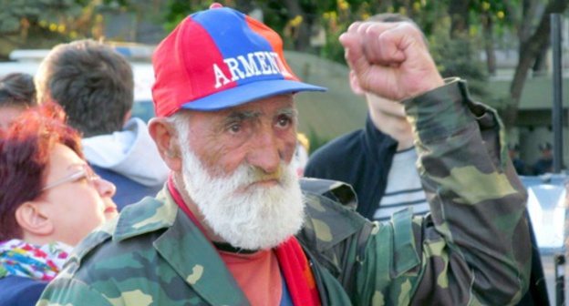 A participant of the protest action in Yerevan. April 22, 2016. Photo by Armine Martirosyan for the "Caucasian Knot"