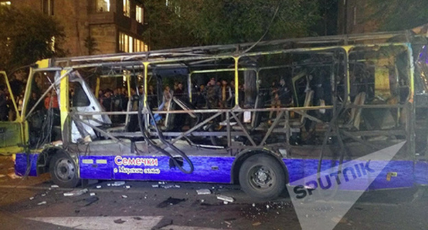 Bus blown up in Yerevan. Photo: http://www.sputnikarmenia.ru/photo/20160425/3160776.html Bus blown up in Yerevan. Photo: http://www.sputnikarmenia.ru/photo/20160425/3160776.html