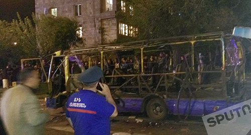 Bus blown up in Yerevan. Photo: © SPUTNIK/ DAVID GALSTYAN,http://www.sputnikarmenia.ru/photo/20160425/3160776.html Bus blown up in Yerevan. Photo: © SPUTNIK/ DAVID GALSTYAN,http://www.sputnikarmenia.ru/photo/20160425/3160776.html