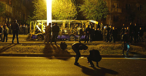 Bus blown up in Alabyan Street in Yerevan, April 25, 2016. Photo: © PAN Photo / Karo Sahakyan Bus blown up in Alabyan Street in Yerevan, April 25, 2016. Photo: © PAN Photo / Karo Sahakyan