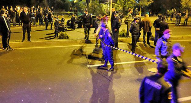 Bus blown up in Alabyan Street in Yerevan, April 25, 2016. Photo: © PAN Photo / Karo Sahakyan Bus blown up in Alabyan Street in Yerevan, April 25, 2016. Photo: © PAN Photo / Karo Sahakyan