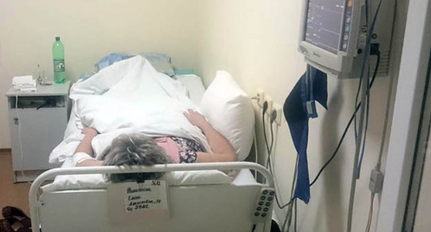 Elena Nikitina, the organizer of the picket in the Lazarevskoye District, in the intensive care unit. Photo by Igor Kovtun Elena Nikitina, the organizer of the picket in the Lazarevskoye District, in the intensive care unit. Photo by Igor Kovtun