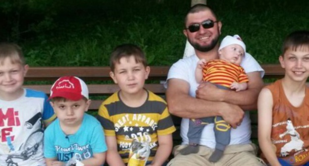 Timur Temirov with his children. Photo courtesy of his relatives Timur Temirov with his children. Photo courtesy of his relatives