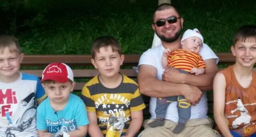 Timur Temirov with his children. Photo courtesy of his relatives Timur Temirov with his children. Photo courtesy of his relatives