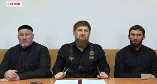 Ramzan Kadyrov at a meeting with residents of the village of Kenkhi. May 6, 2016. Screenshot of a report shown by the "Grozny TV" Ramzan Kadyrov at a meeting with residents of the village of Kenkhi. May 6, 2016. Screenshot of a report shown by the "Grozny TV"