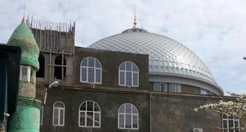 Mosque in Hungarian Fighters Street. Photo by Patimat Makhmudova for the ‘Caucasian Knot’. Mosque in Hungarian Fighters Street. Photo by Patimat Makhmudova for the ‘Caucasian Knot’.