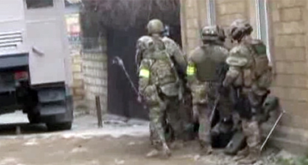 A special operation in Derbent. Photo: http://nac.gov.ru/kontrterroristicheskie-operacii/aktivnaya-faza-kto-v-dagestanskom-gorode-derbent.html A special operation in Derbent. Photo: http://nac.gov.ru/kontrterroristicheskie-operacii/aktivnaya-faza-kto-v-dagestanskom-gorode-derbent.html