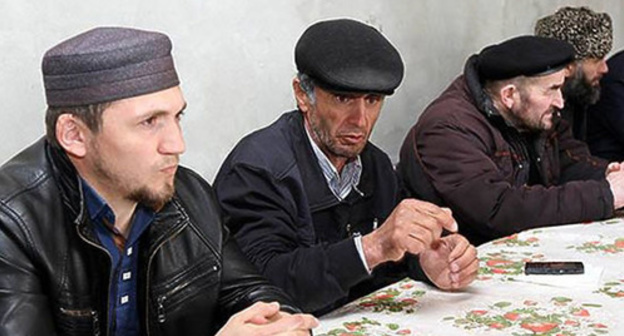 Ramazan Djalaldinov (in the centre). Photo by the "Chernovik" newspaper Ramazan Djalaldinov (in the centre). Photo by the "Chernovik" newspaper