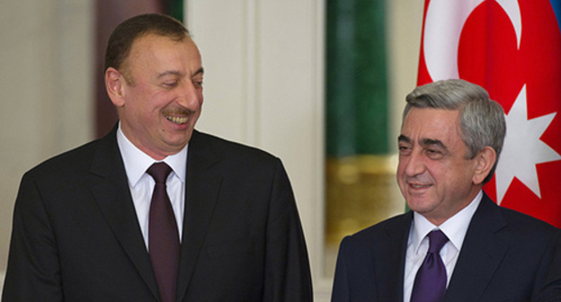 A meeting of Serzh Sargsyan (to the right) and Ilham Aliev. Photo: http://armenia-news.ru/03/vstrecha-prezidentov-armenii-i-azerbajdzhana-v-vashingtone-mozhet-ne-sostoyatsya/ A meeting of Serzh Sargsyan (to the right) and Ilham Aliev. Photo: http://armenia-news.ru/03/vstrecha-prezidentov-armenii-i-azerbajdzhana-v-vashingtone-mozhet-ne-sostoyatsya/