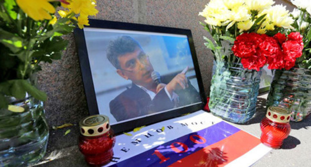 Boris Nemtsov Memorial at the Greater Moscow River Bridge. Photo: Ivan Trfilov (RFE/RL) Boris Nemtsov Memorial at the Greater Moscow River Bridge. Photo: Ivan Trfilov (RFE/RL)