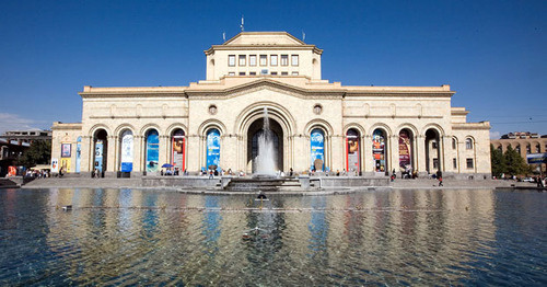 "Singing Fountains" in Republic Square in Yerevan. Photo: EvgenyGenkin https://ru.wikipedia.org/ "Singing Fountains" in Republic Square in Yerevan. Photo: EvgenyGenkin https://ru.wikipedia.org/