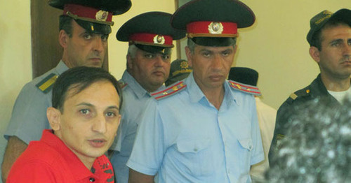 Tigran Arakelyan (to the left). Photo http://ru.aravot.am/2013/08/05/158598/ Tigran Arakelyan (to the left). Photo http://ru.aravot.am/2013/08/05/158598/