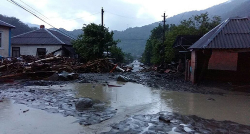 Flooding in Sochi streets after heavy rain, June 5, 2016. Photo: vk.com/wall-97313562_49955 Flooding in Sochi streets after heavy rain, June 5, 2016. Photo: vk.com/wall-97313562_49955