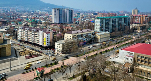 Centre of Makhachkala. Photo: http://mahachkala.bezformata.ru/listnews/mahachkali-perekroyut-avtomobilnoe/46153656/ Centre of Makhachkala. Photo: http://mahachkala.bezformata.ru/listnews/mahachkali-perekroyut-avtomobilnoe/46153656/