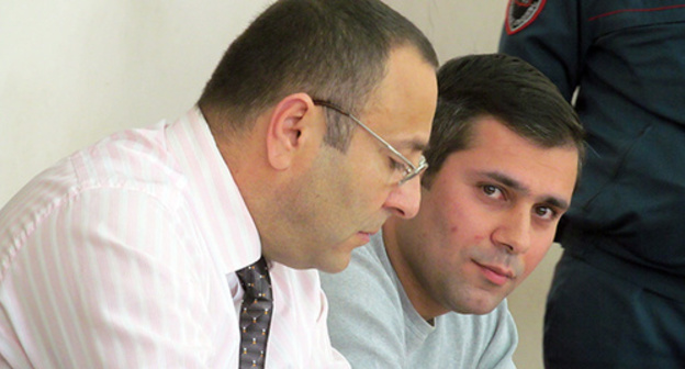 Activist Gevorg Safaryan (right) with his advocate Tigran Airapetyan. Photo by Tigran Petrosyan for the ‘Caucasian Knot’. Activist Gevorg Safaryan (right) with his advocate Tigran Airapetyan. Photo by Tigran Petrosyan for the ‘Caucasian Knot’.
