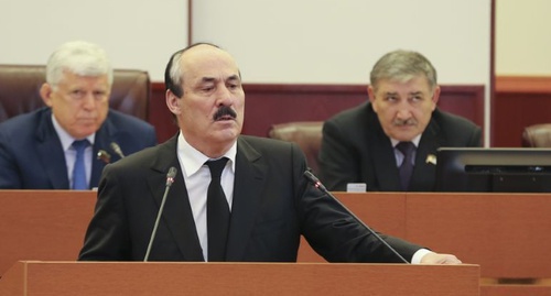 Ramazan Abdulatipov at the final session of Dagestani parliament. Photo: President.e-dag.ru/ Ramazan Abdulatipov at the final session of Dagestani parliament. Photo: President.e-dag.ru/