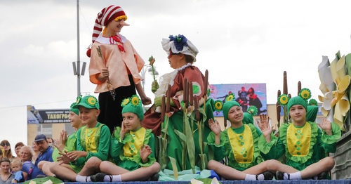 A show for children took place in Krasnodar on the Day of Russia. Krasnodar, June 12, 2016. Photo: http://krd.ru/administratsiya/struktura-administratsii/glava_goroda/news_12062016_135501.html A show for children took place in Krasnodar on the Day of Russia. Krasnodar, June 12, 2016. Photo: http://krd.ru/administratsiya/struktura-administratsii/glava_goroda/news_12062016_135501.html