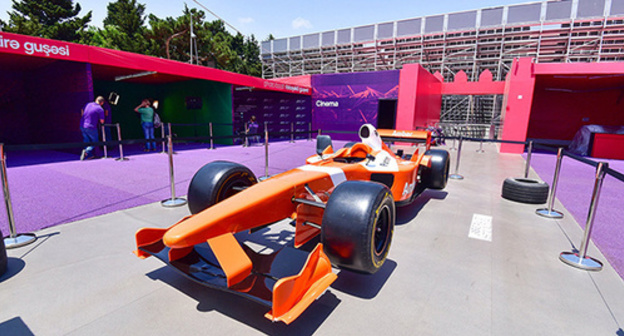 Racing simulator in a recreation area along the Baku boulevard, Baku, Azerbaijan. Photo: © Sputnik/ Murad Orujov, http://ru.sputnik.az/sport/20160610/405621509.html Racing simulator in a recreation area along the Baku boulevard, Baku, Azerbaijan. Photo: © Sputnik/ Murad Orujov, http://ru.sputnik.az/sport/20160610/405621509.html