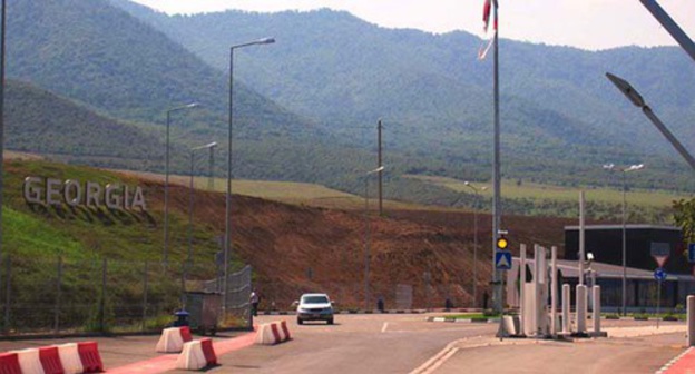 Checkpoint in Georgia. Photo: http://apoedukaya.ru/gruziya-progulki-po-tbilisi/ Checkpoint in Georgia. Photo: http://apoedukaya.ru/gruziya-progulki-po-tbilisi/