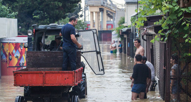 Flooding in Sochi. Photo by Roman Chugunov for the ‘Caucasian Knot’. Flooding in Sochi. Photo by Roman Chugunov for the ‘Caucasian Knot’.